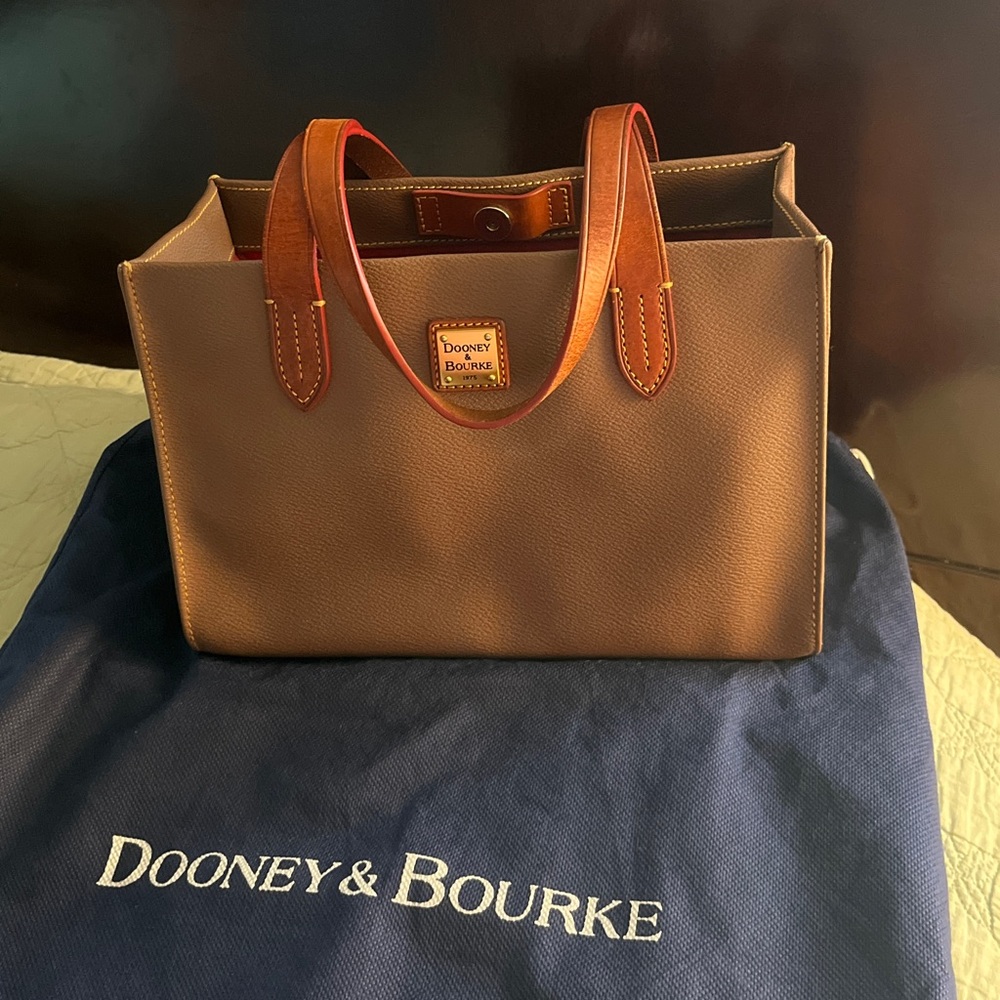 DOONEY & BOURKE British Tan Pebbled Leather Tote Bag w/ Red Leather lining